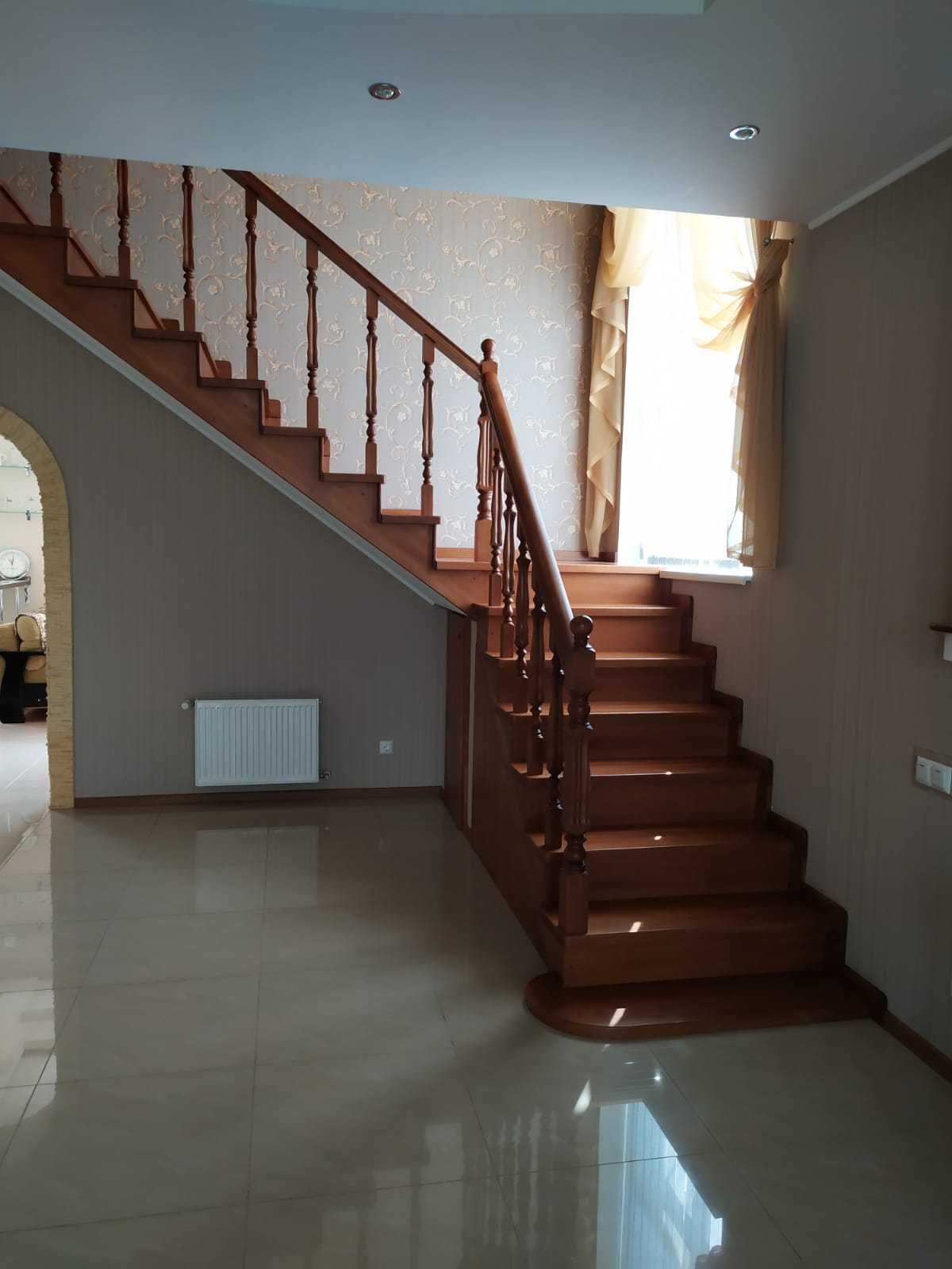 Оренда будинку 180 м²