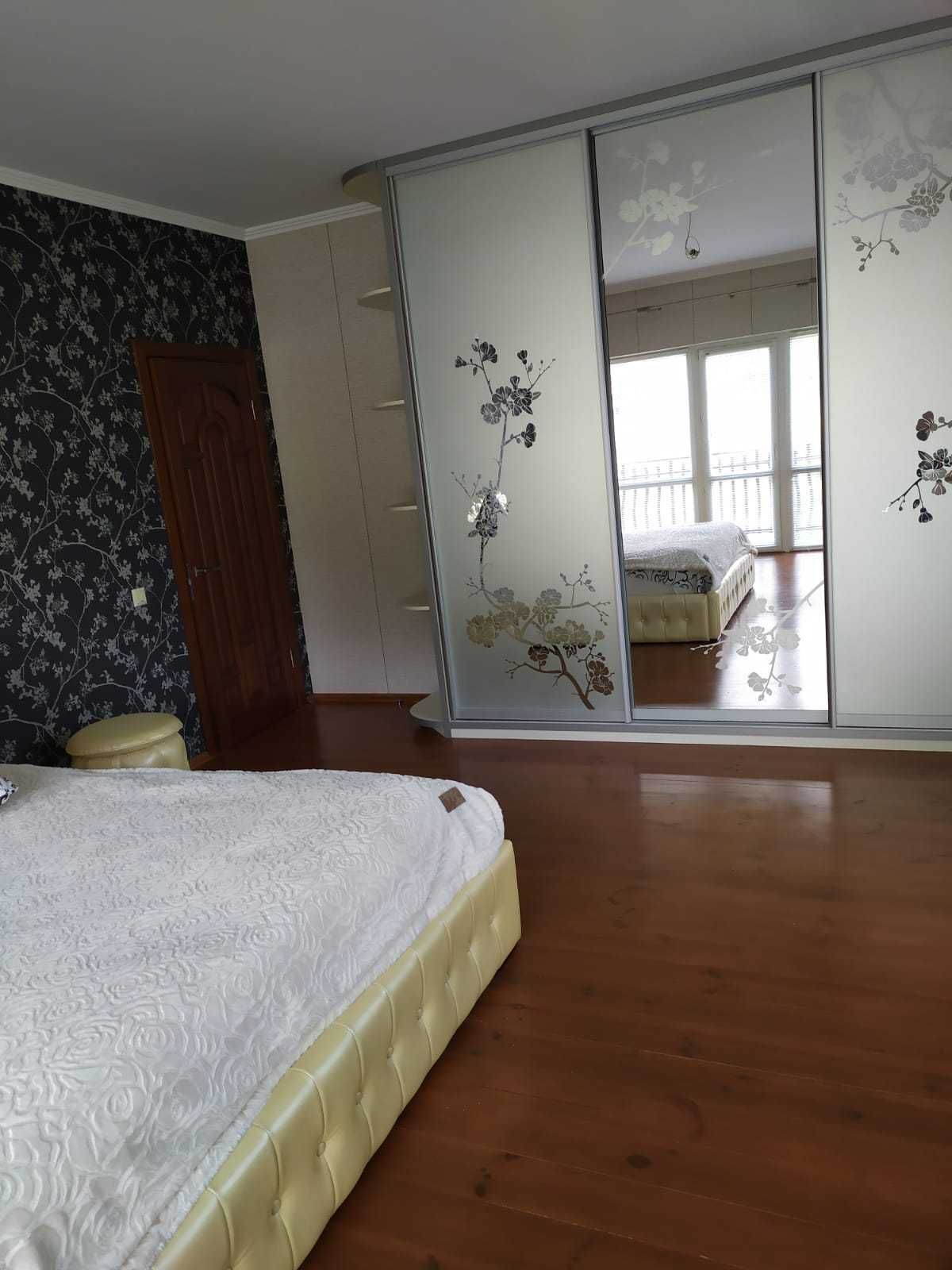 Оренда будинку 180 м²