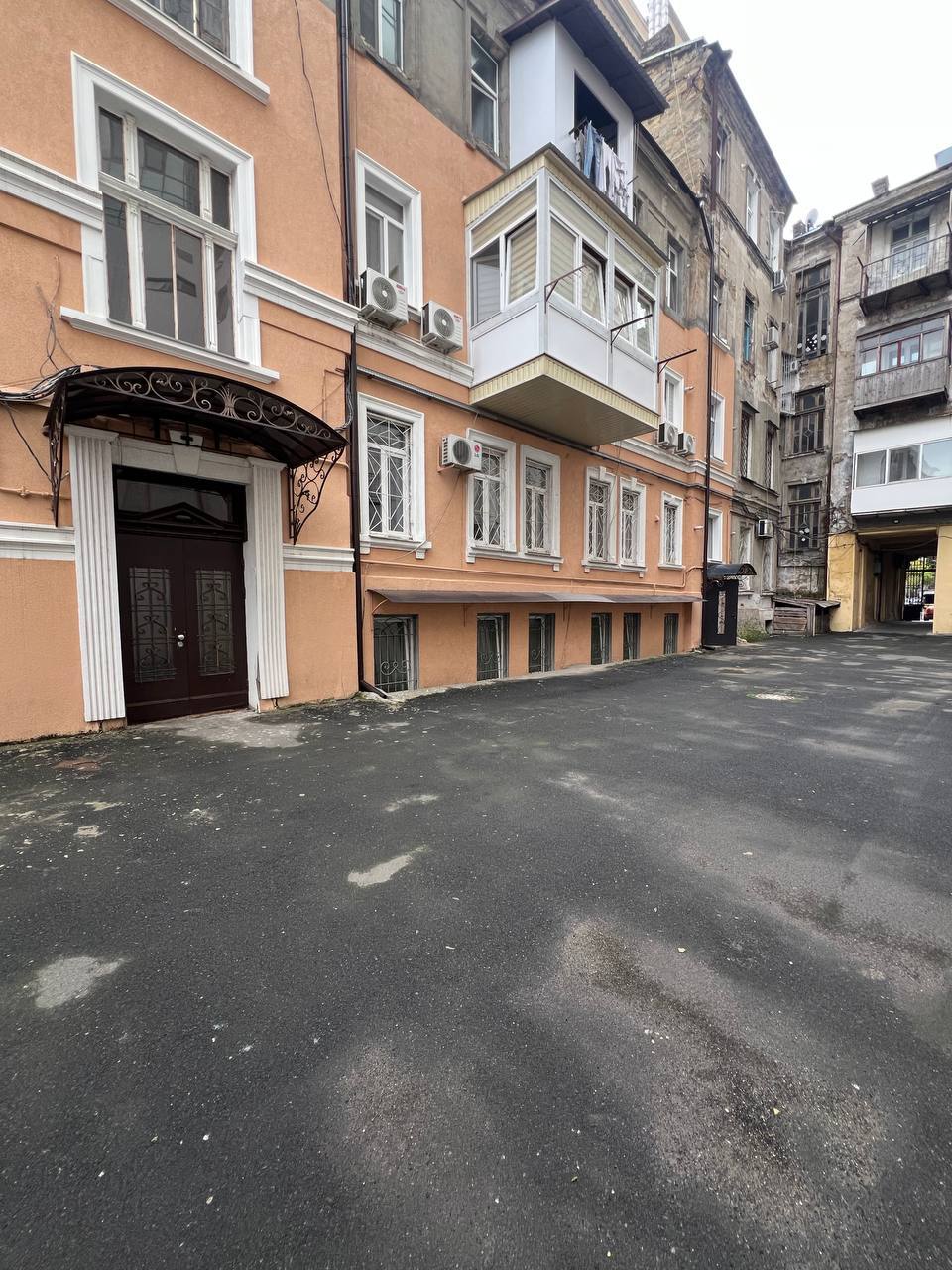 Оренда 3-кімнатної квартири 80 м², Велика Арнаутська вул.