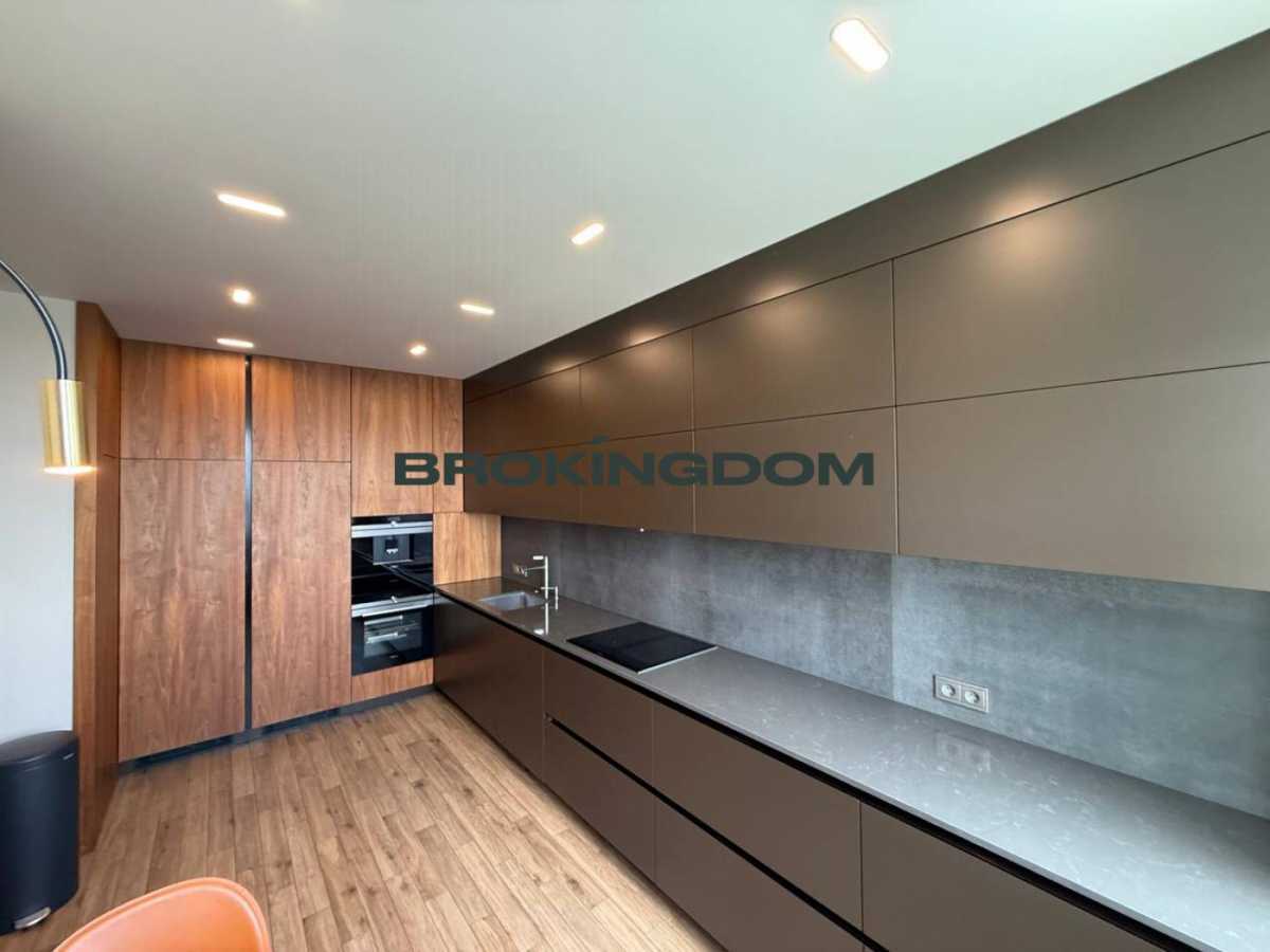 Продажа 3-комнатной квартиры 114 м², Валерия Лобановского просп., 4Б