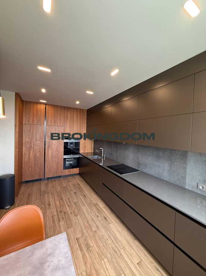 Продажа 3-комнатной квартиры 114 м², Валерия Лобановского просп., 4Б