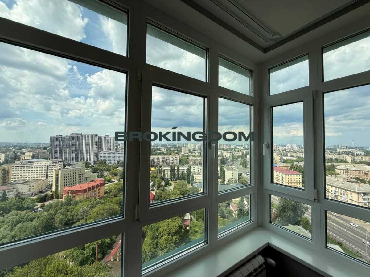 Продажа 3-комнатной квартиры 114 м², Валерия Лобановского просп., 4Б