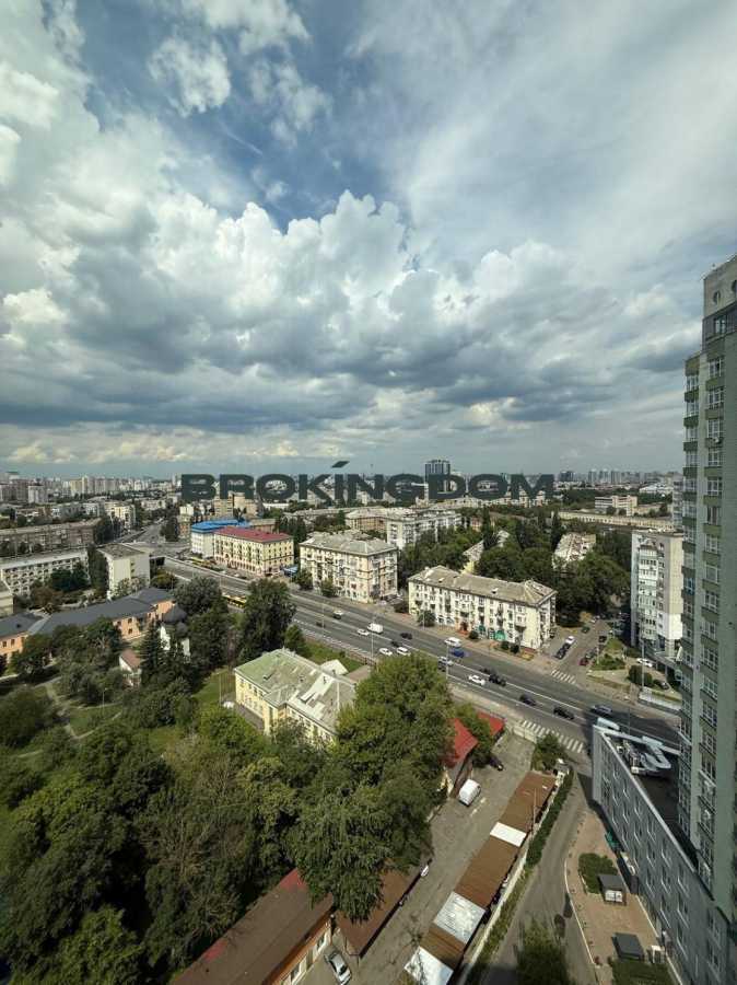 Продажа 3-комнатной квартиры 114 м², Валерия Лобановского просп., 4Б