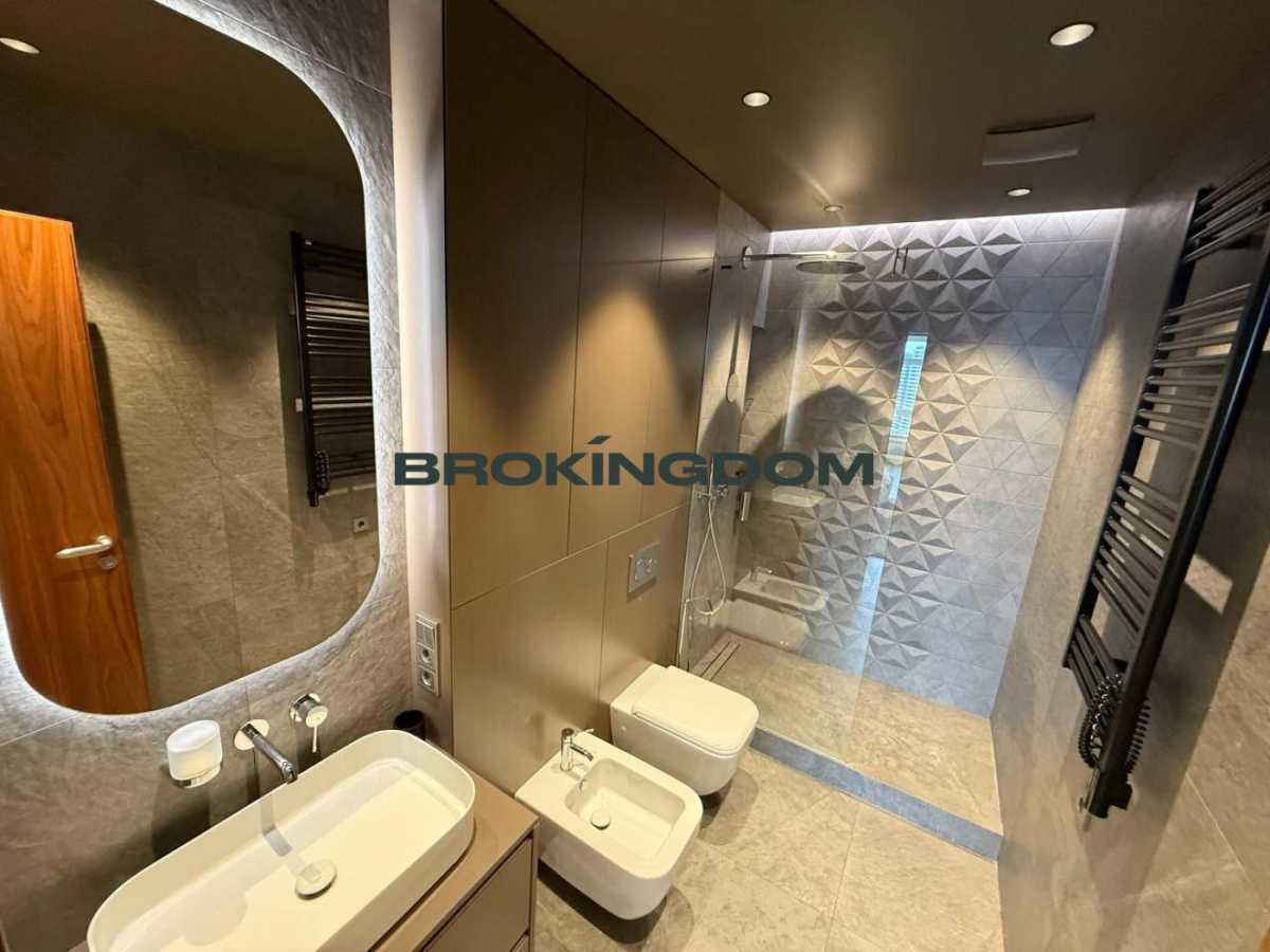 Продажа 3-комнатной квартиры 114 м², Валерия Лобановского просп., 4Б