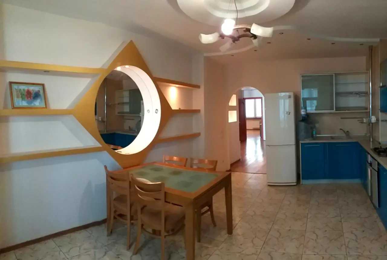 Продажа 3-комнатной квартиры 125 м², Раисы Окипной ул., 4