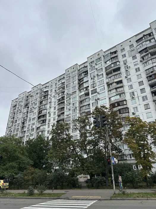 Продажа 3-комнатной квартиры 71 м², Князя Романа Мстиславича, 8