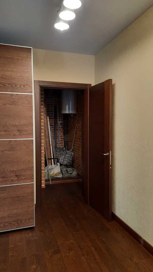 Продажа 3-комнатной квартиры 105 м², Метрологическая ул., 40Б