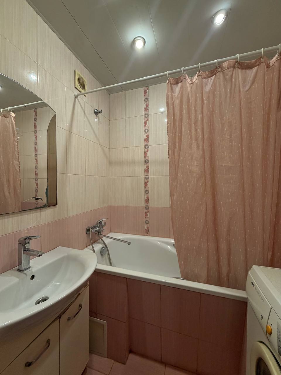 Продажа 3-комнатной квартиры 68 м², Тополь 2 ул.