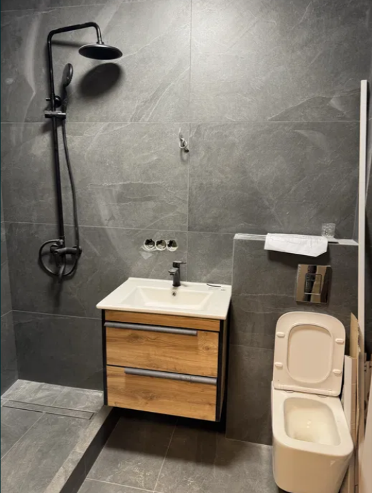 Продаж 1-кімнатної квартири 38 м², Інглезі вул.