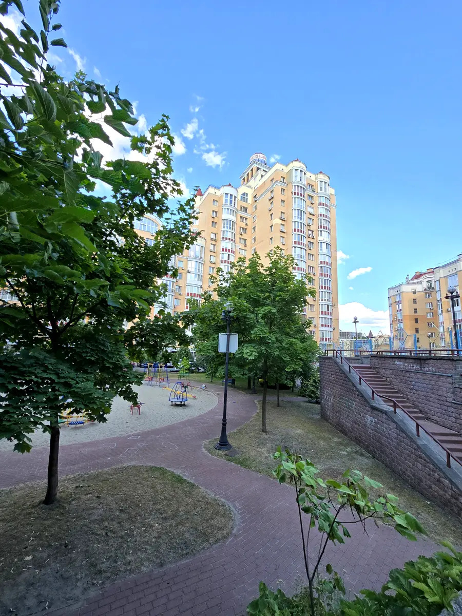 Продажа 3-комнатной квартиры 94 м², Героев Сталинграда просп., 6 К8