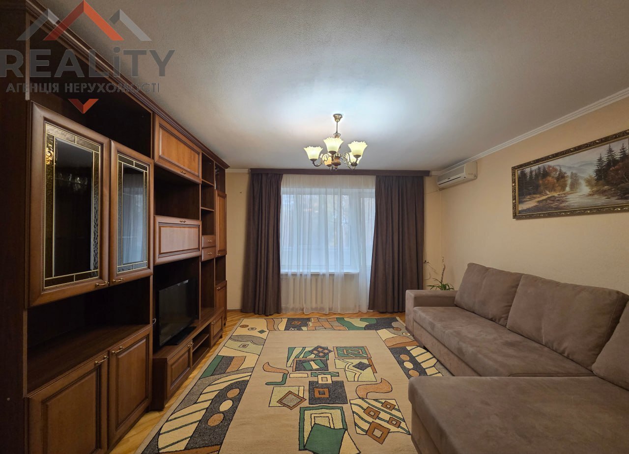 Аренда 3-комнатной квартиры 67 м², Александра Поля просп.