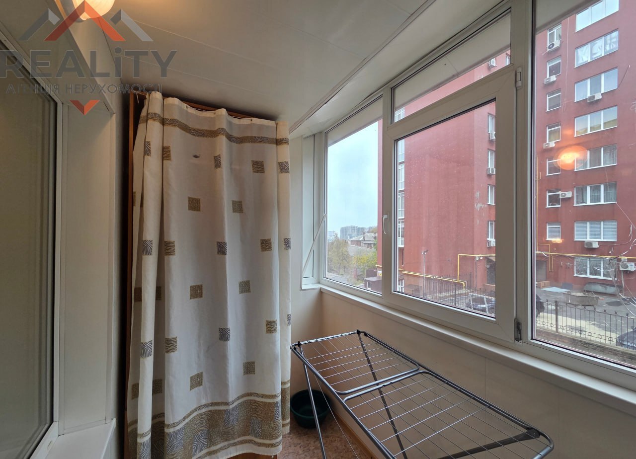 Аренда 3-комнатной квартиры 67 м², Александра Поля просп.