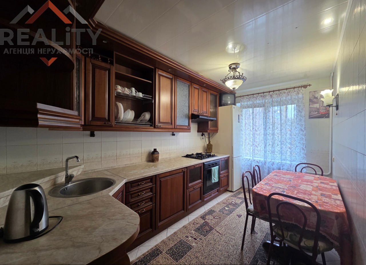 Аренда 3-комнатной квартиры 67 м², Александра Поля просп.