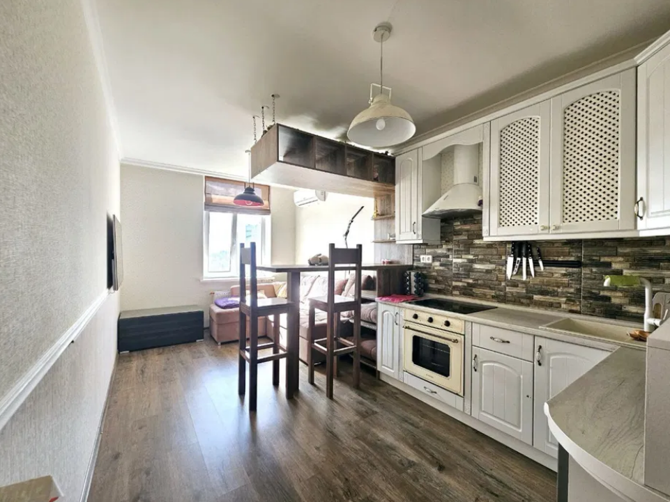 Продаж 1-кімнатної квартири 48 м², Жаботинского вул.