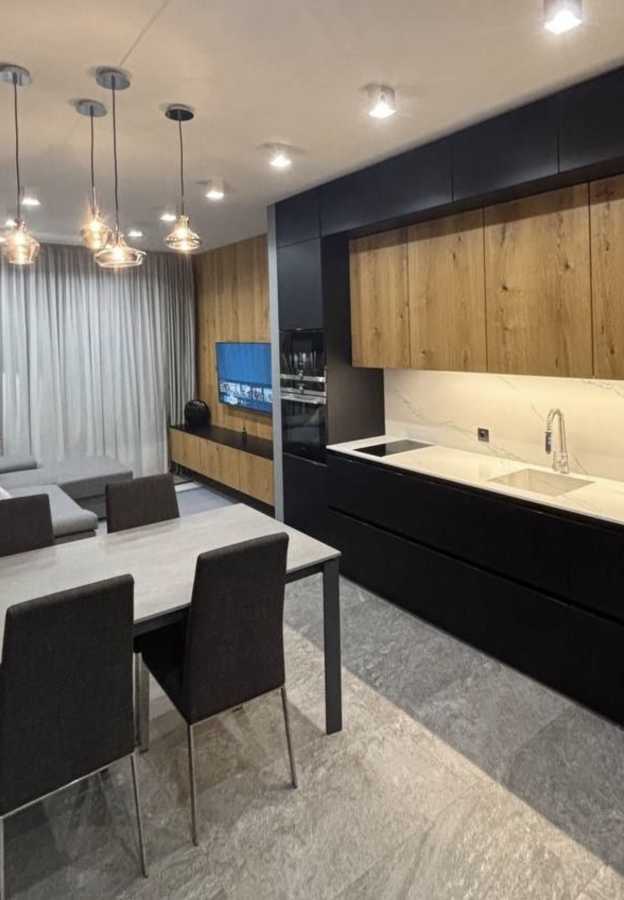 Оренда 1-кімнатної квартири 56 м², Ділова вул.