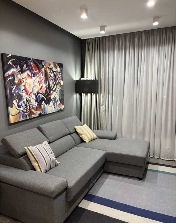 Оренда 1-кімнатної квартири 56 м², Ділова вул.