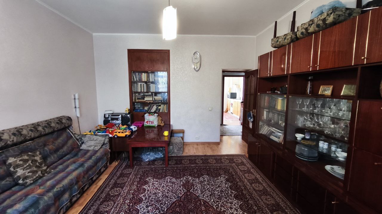 Продажа 1-комнатной квартиры 37 м², Славы бул.