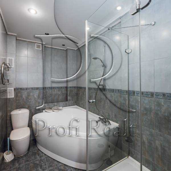 Продаж 2-кімнатної квартири 81 м², Степана Руданського вул., 4-6