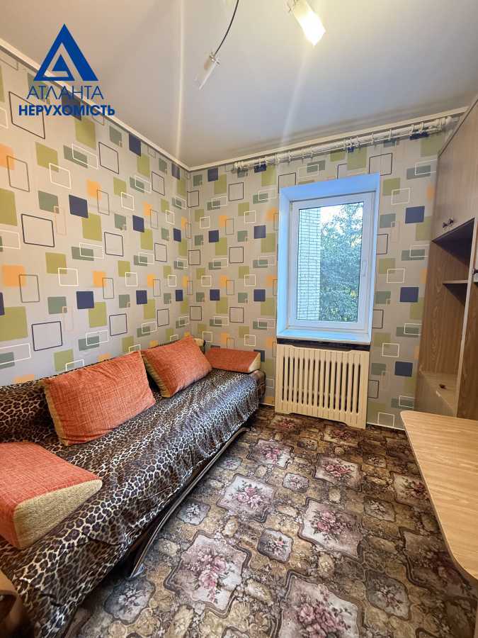 Продажа 5-комнатной квартиры 87 м², Кравчука ул., 38