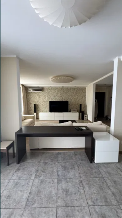 Продаж 2-кімнатної квартири 84 м², Зоопарковая вул.