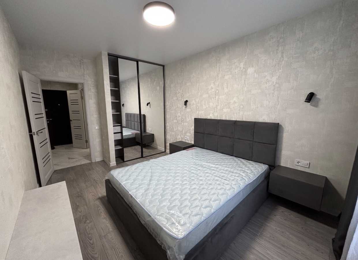 Аренда 1-комнатной квартиры 50 м², Днепровская наб.