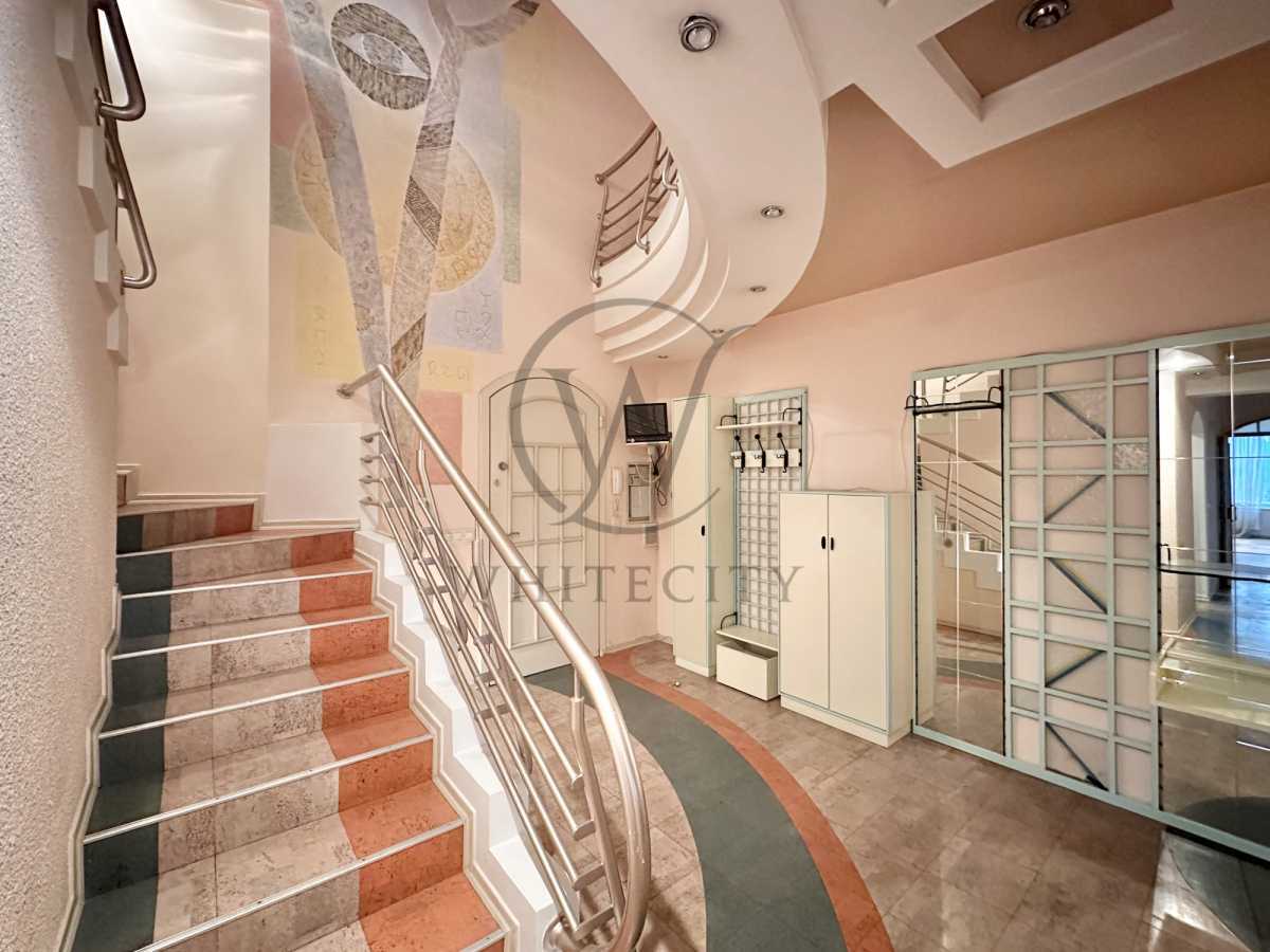 Продажа 5-комнатной квартиры 245 м², Героев Сталинграда просп., 22