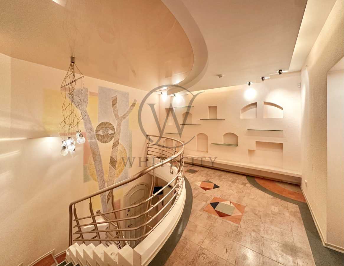 Продажа 5-комнатной квартиры 245 м², Героев Сталинграда просп., 22