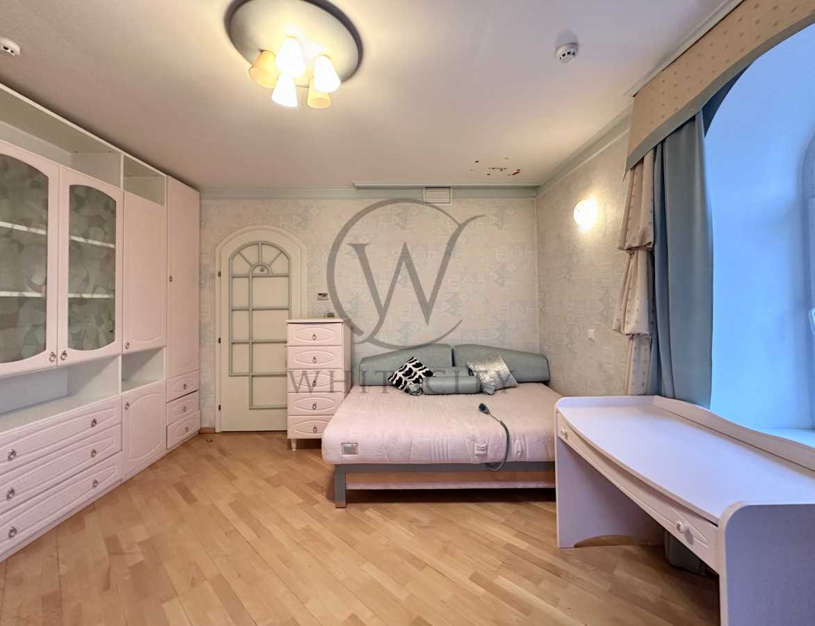 Продажа 5-комнатной квартиры 245 м², Героев Сталинграда просп., 22