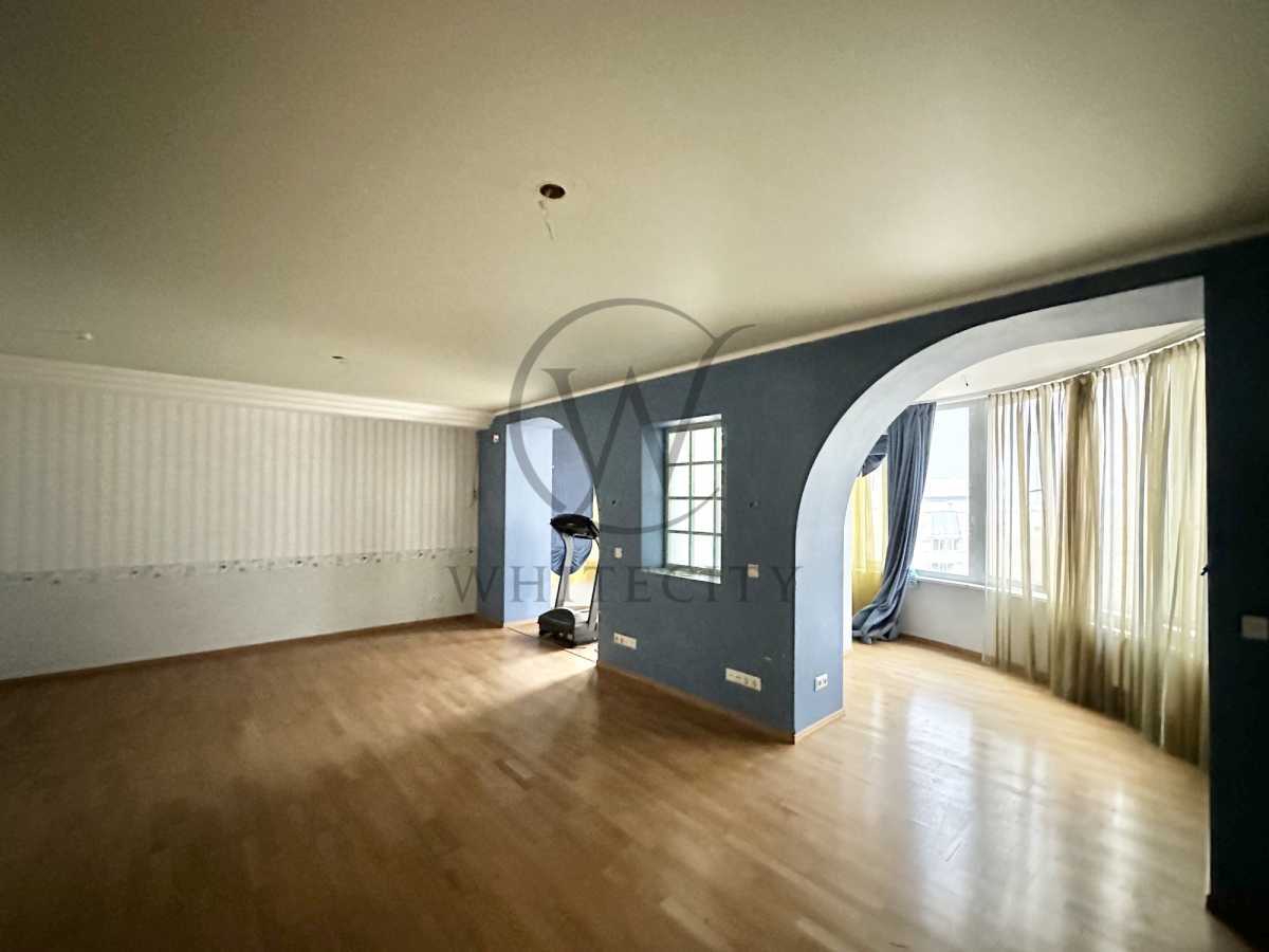 Продажа 5-комнатной квартиры 245 м², Героев Сталинграда просп., 22