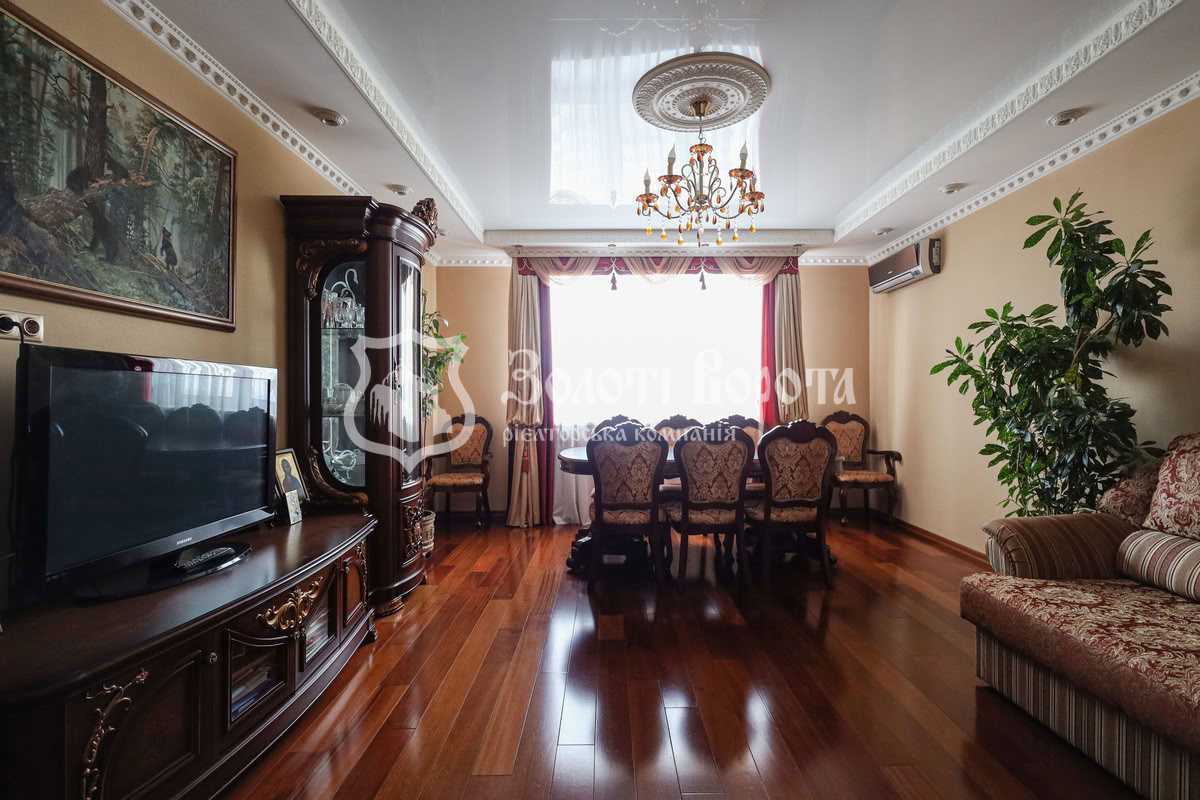 Продаж 4-кімнатної квартири 142 м², Срібнокільська вул., 1