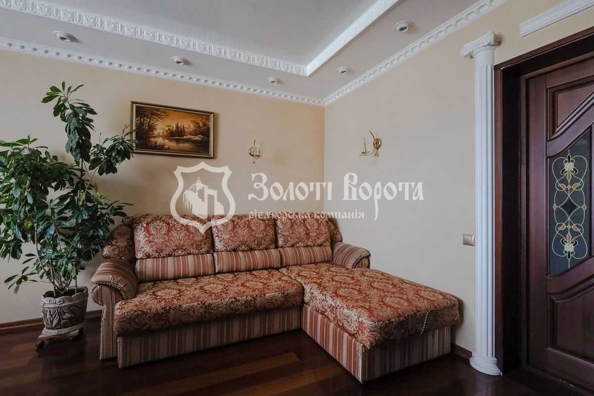 Продаж 4-кімнатної квартири 142 м², Срібнокільська вул., 1