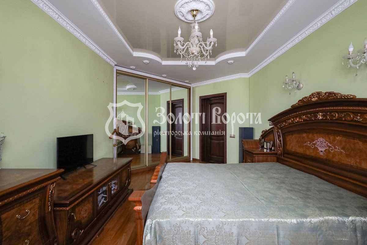 Продаж 4-кімнатної квартири 142 м², Срібнокільська вул., 1