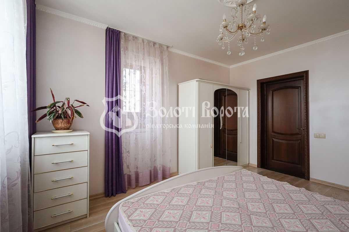 Продаж 4-кімнатної квартири 142 м², Срібнокільська вул., 1