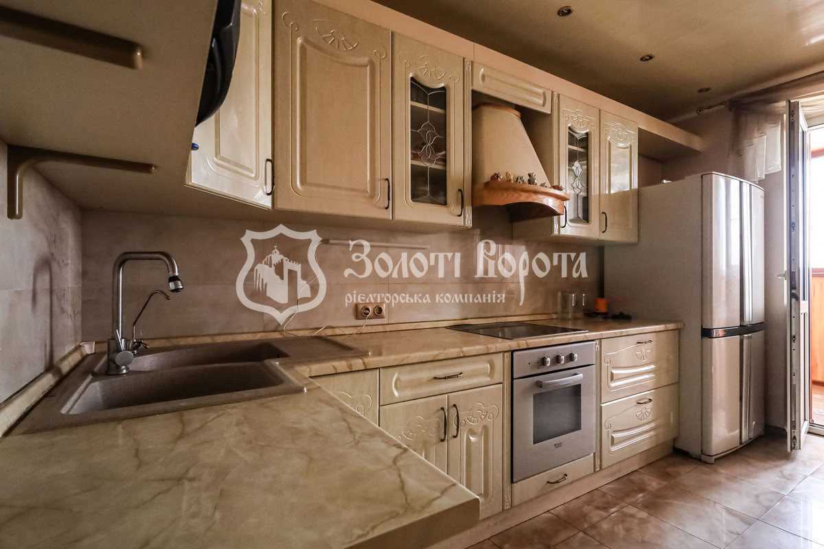 Продаж 4-кімнатної квартири 142 м², Срібнокільська вул., 1