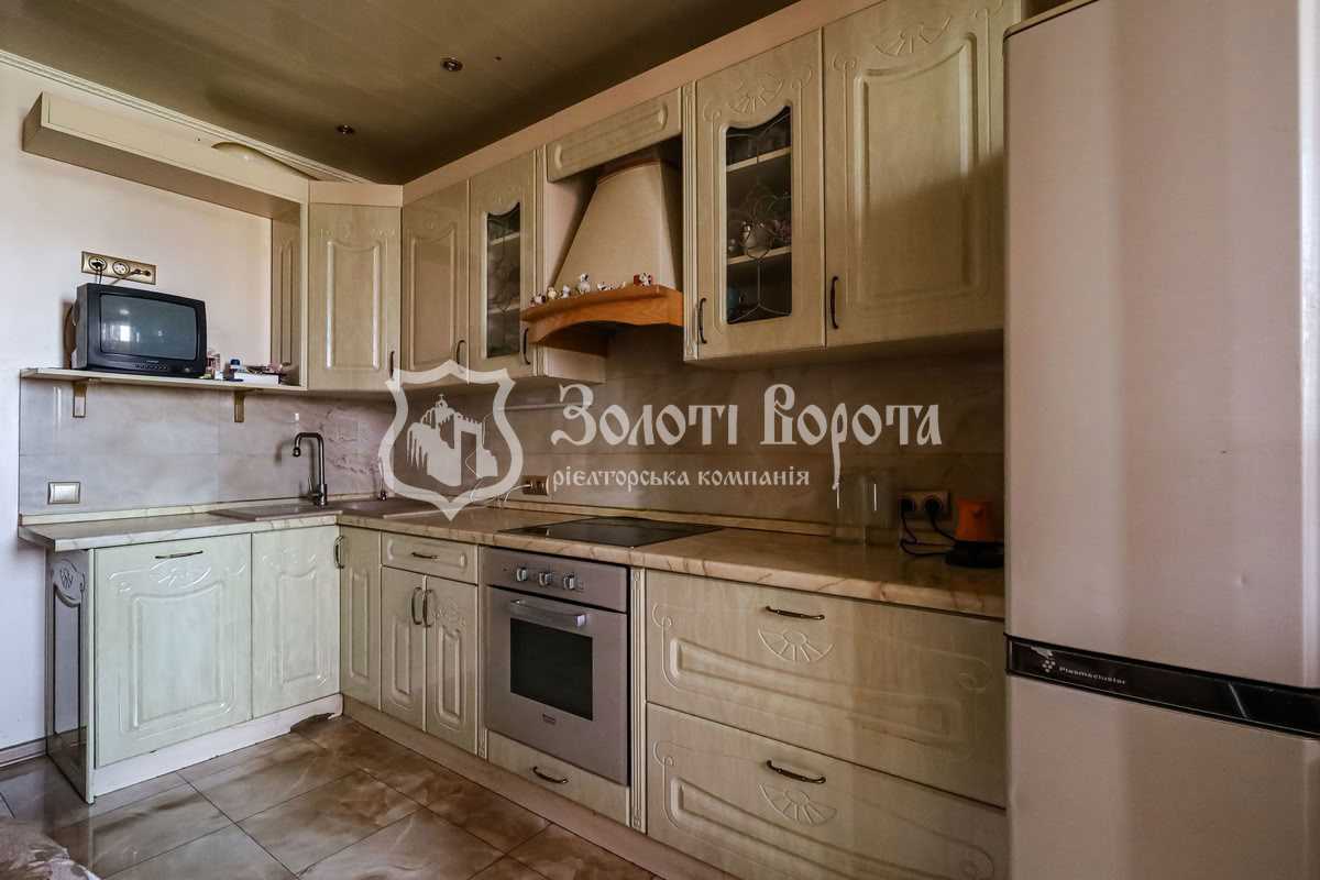 Продаж 4-кімнатної квартири 142 м², Срібнокільська вул., 1