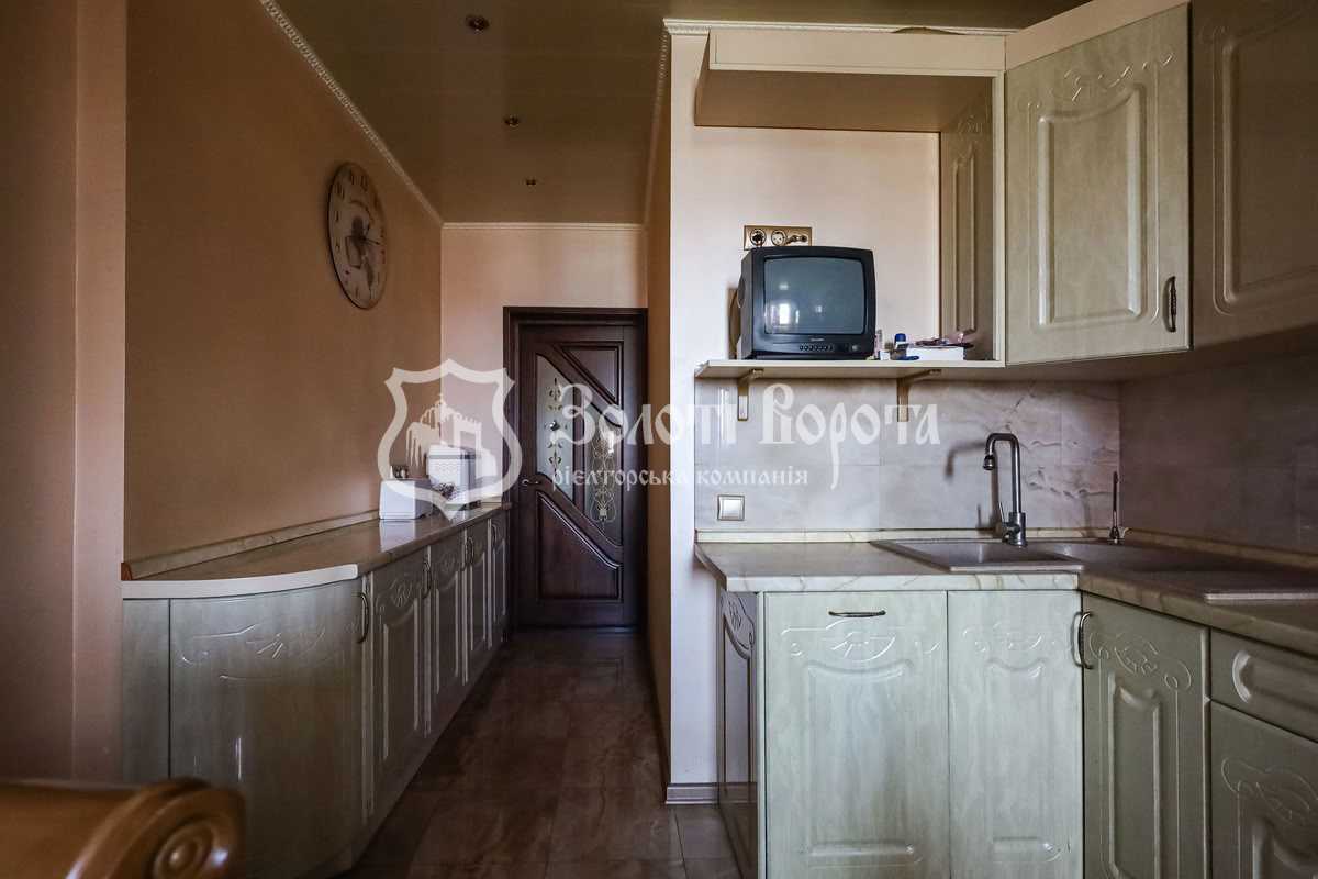 Продаж 4-кімнатної квартири 142 м², Срібнокільська вул., 1