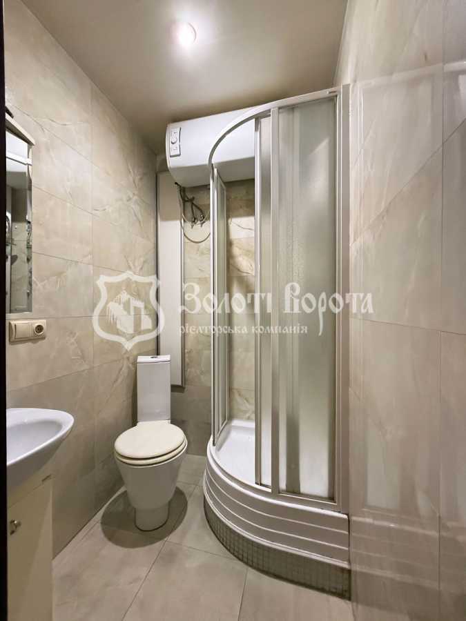 Продаж 4-кімнатної квартири 142 м², Срібнокільська вул., 1