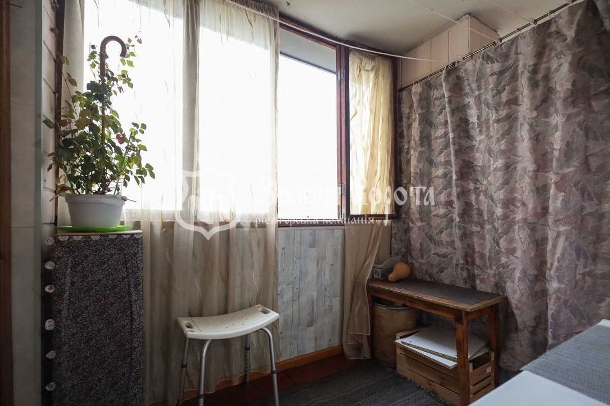 Продаж 4-кімнатної квартири 87.4 м², Степана Олійника вул., 8