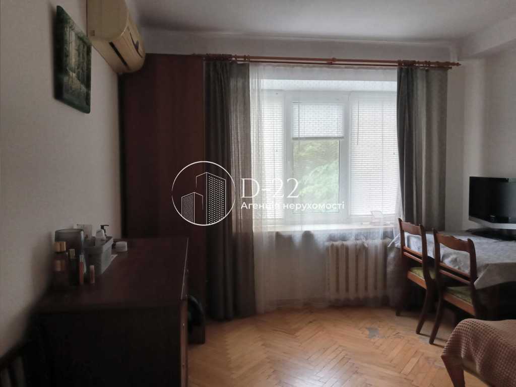 Продаж 3-кімнатної квартири 63 м², Новогоспітальна вул., 5