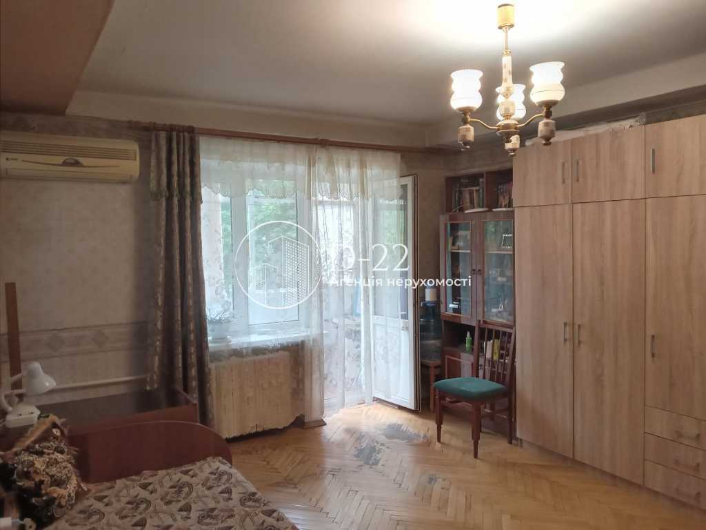 Продаж 3-кімнатної квартири 63 м², Новогоспітальна вул., 5