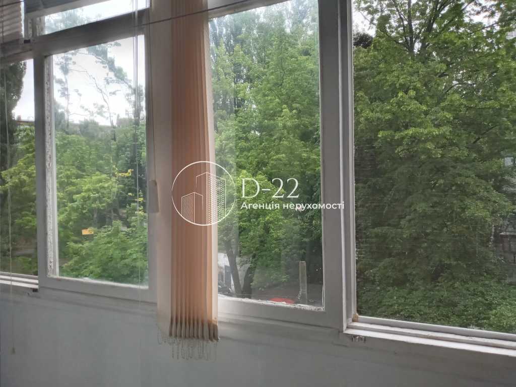 Продаж 3-кімнатної квартири 63 м², Новогоспітальна вул., 5