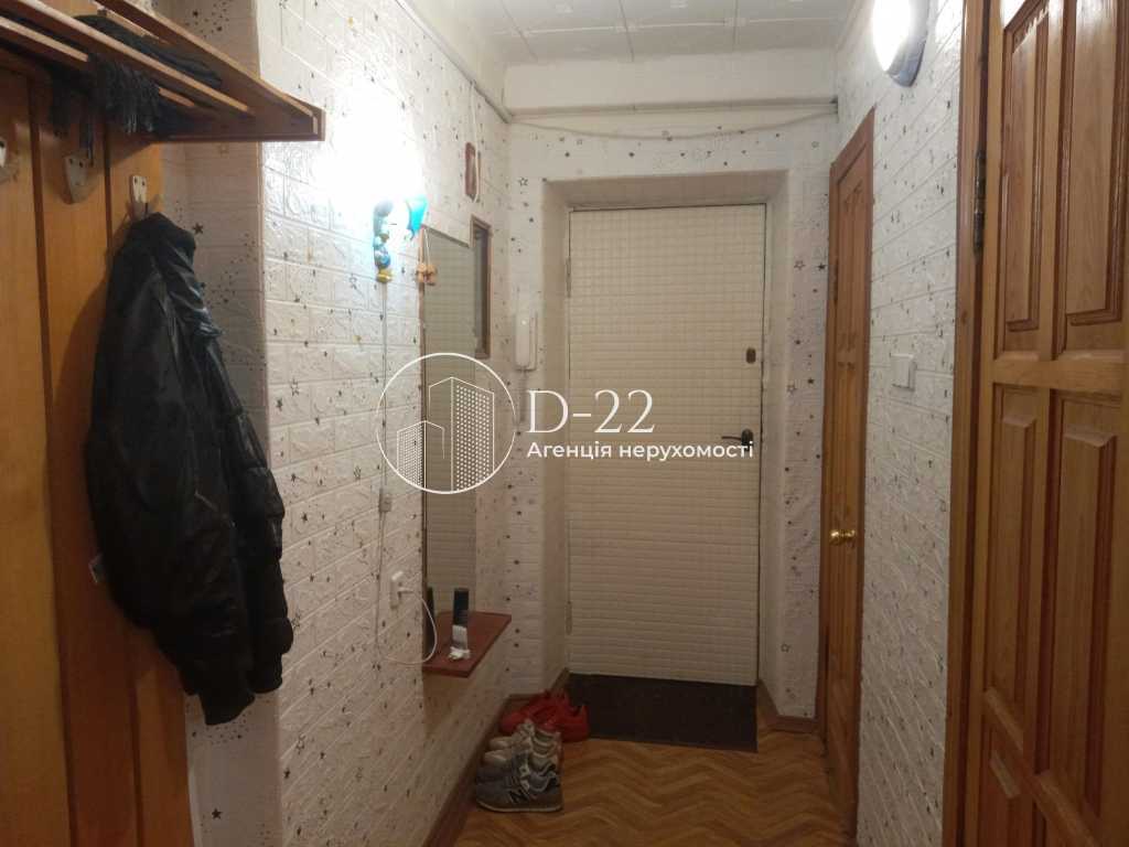 Продаж 3-кімнатної квартири 63 м², Новогоспітальна вул., 5