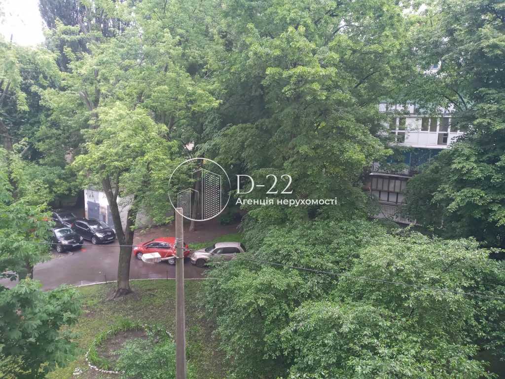 Продаж 3-кімнатної квартири 63 м², Новогоспітальна вул., 5