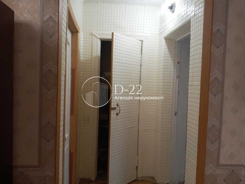 Продаж 3-кімнатної квартири 63 м², Новогоспітальна вул., 5