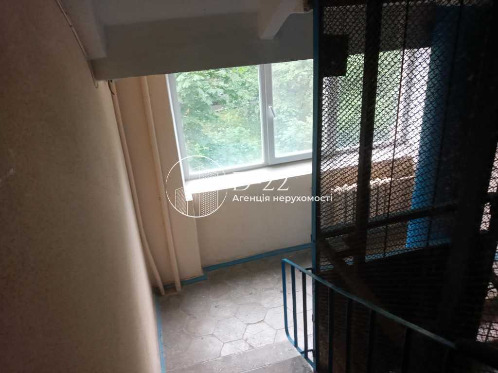 Продаж 3-кімнатної квартири 63 м², Новогоспітальна вул., 5