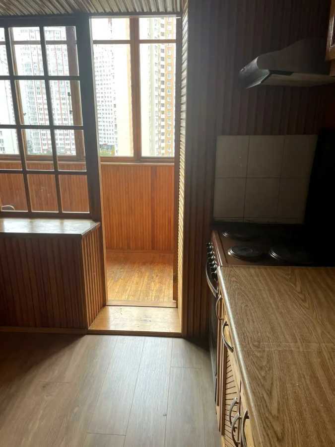 Аренда 1-комнатной квартиры 40 м², Михаила Котельникова ул., Драгоманова, 3