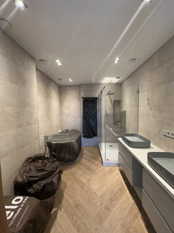 Продажа 3-комнатной квартиры 131.5 м², Парковая ул., 2/2