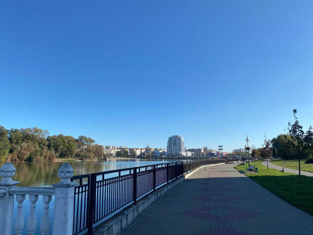 Продажа 3-комнатной квартиры 131.5 м², Парковая ул., 2/2