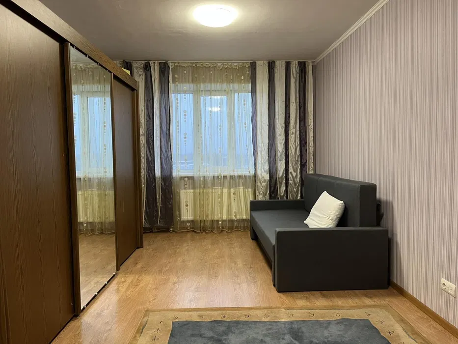 Аренда 1-комнатной квартиры 38 м², "Смарагдове Місто"