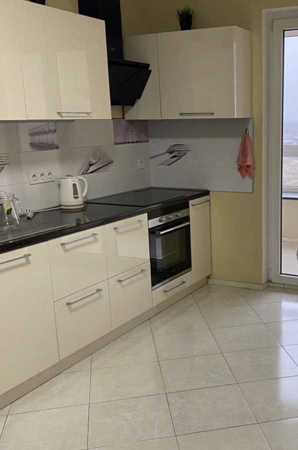 Аренда 3-комнатной квартиры 83 м², Милославская ул.